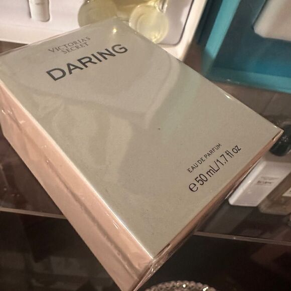 VICTORIA'S SECRET DARING EAU DE PARFUM  50 mL/1.7 fl oz New - Picture 6 of 17